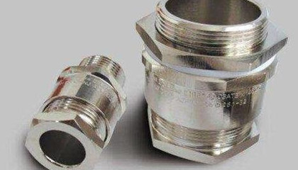 戶外如何確保金屬防水接頭的防水功能和安全性？